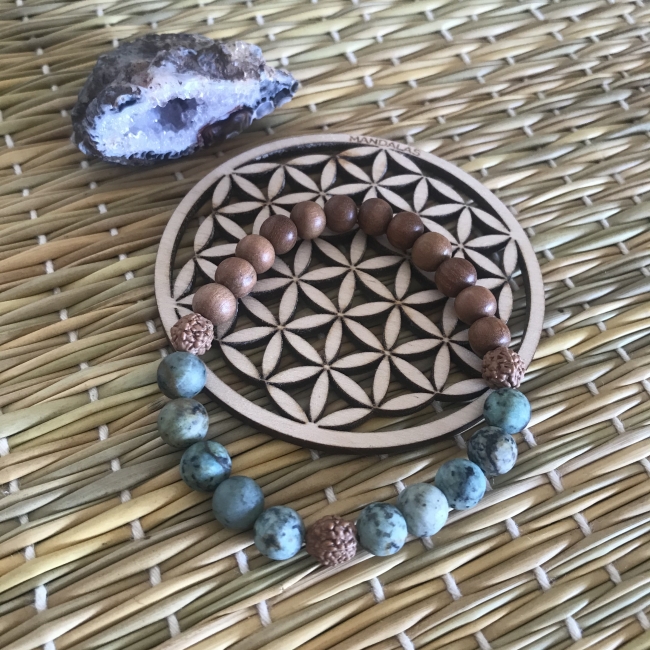 Bracelet en turquoise africiane et bois de santal