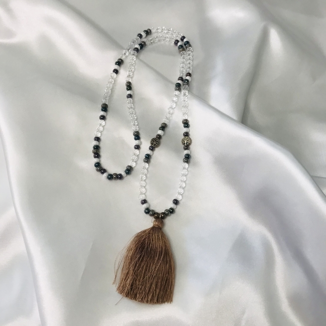 Collier sautoir pompon en soie beige