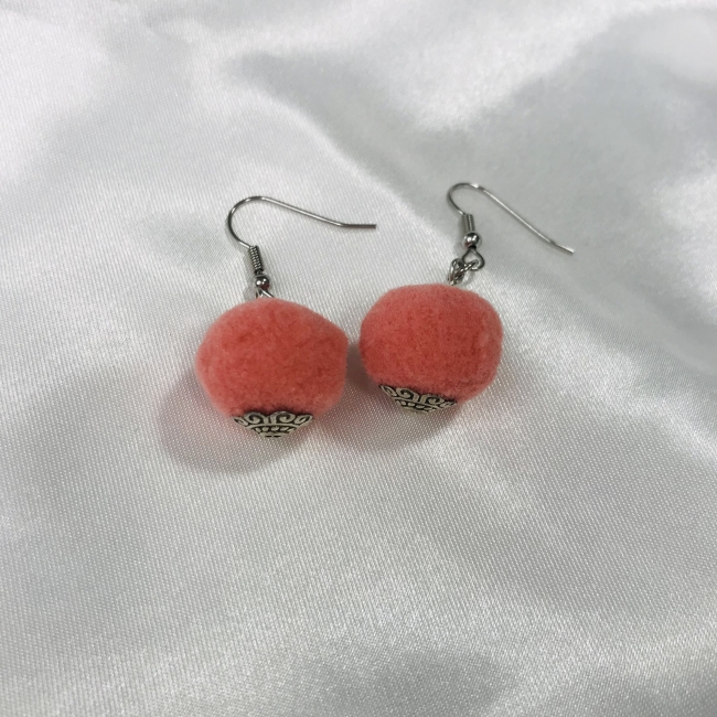 Boucles d'oreilles pompon rose