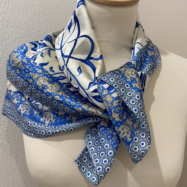 Foulard bleu feuillage