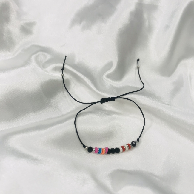 Bracelet noir et perles souples