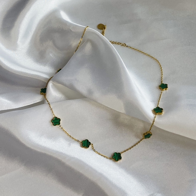 Collier doré trèfle vert