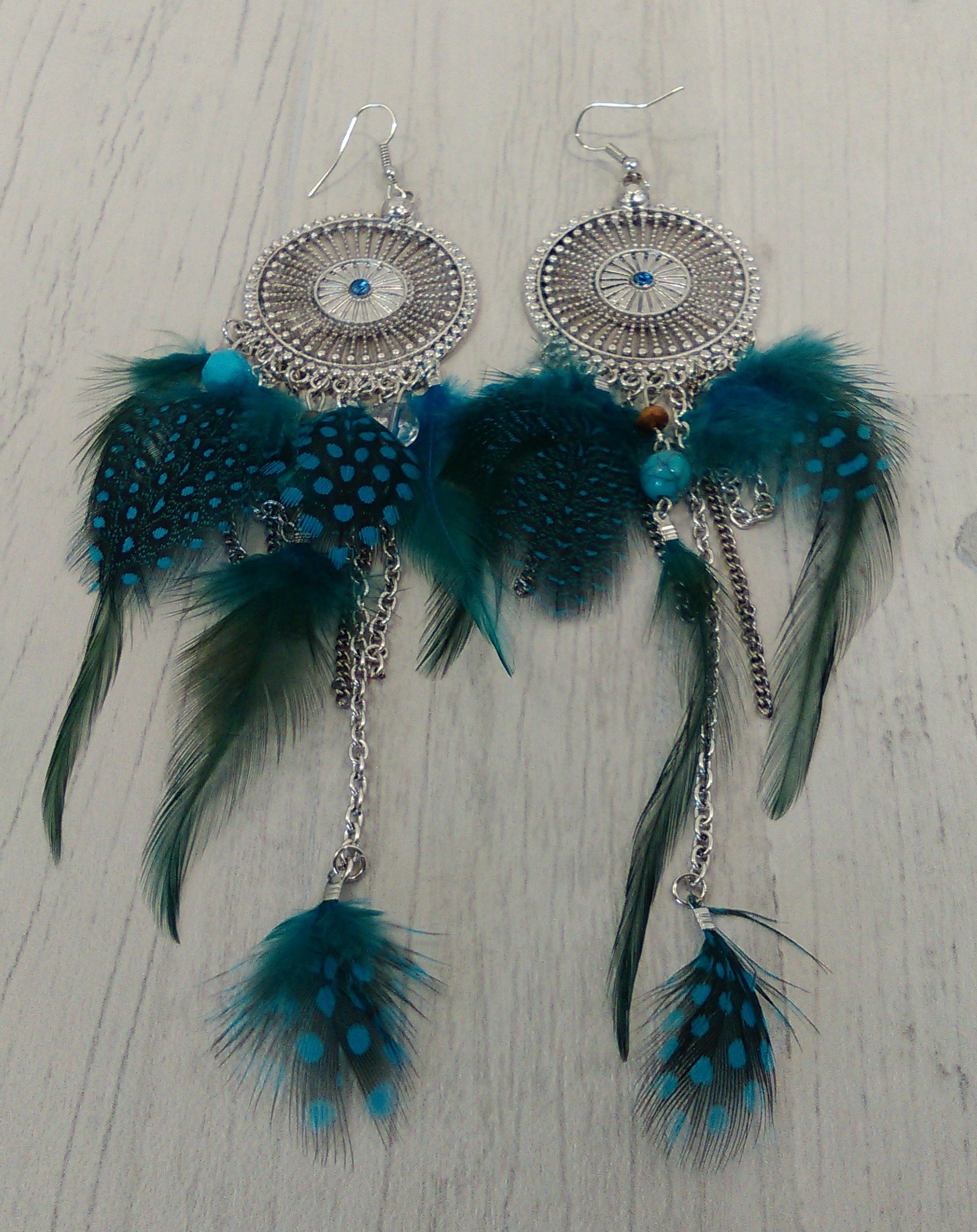 Boucles D'oreilles Longues En Plumes Bleues Avec Chainettes Argentées - Style Rétro - Occasion