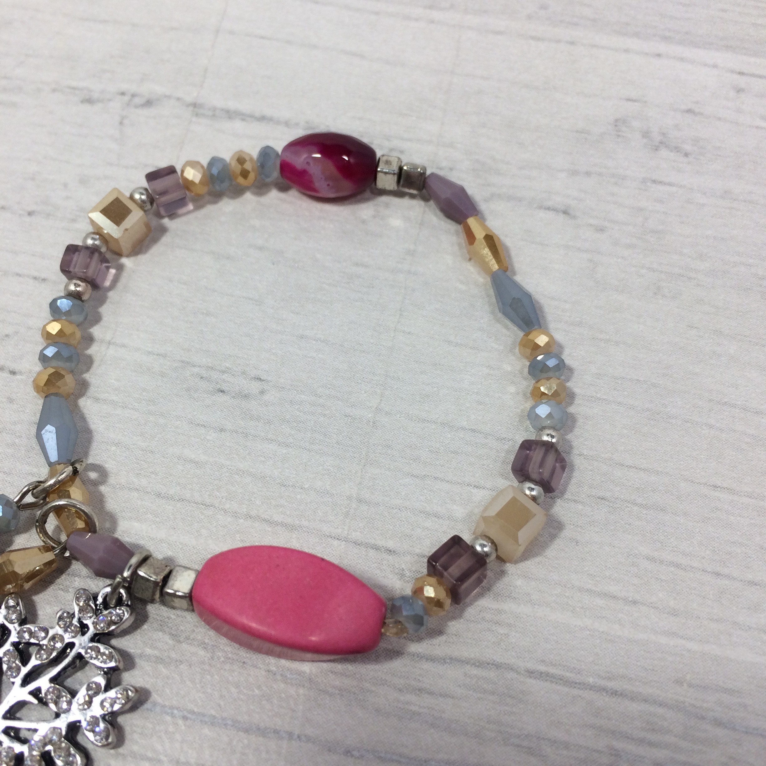 Bracelet manchette vintage en pierre naturelle asiatique à grande face en forme d'os - En vente sur France