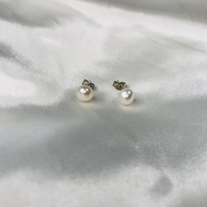 Boucles d'oreilles perle blanche
