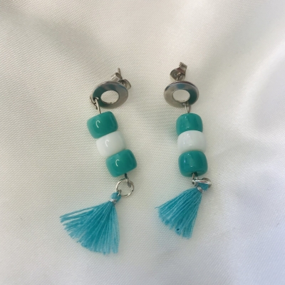 Boucles d'oreilles perles vert/bleu et blanches
