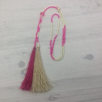 Collier sautoir rose et beige perles et pompons, sans fermoir, 51 cm