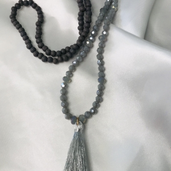 Collier sautoir gris