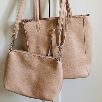 Sac et pochette assortie