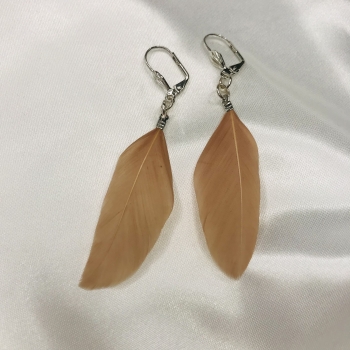 Boucles d'oreilles plumes beiges
