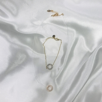 Collier cercle doré en strass